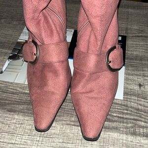 Women’s heeled boots